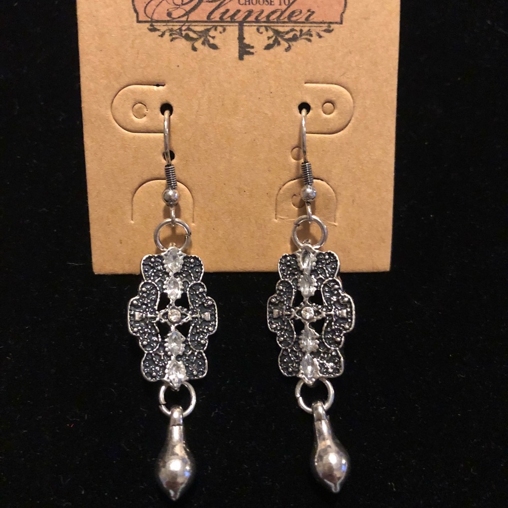 Plunder Ollie Earrings